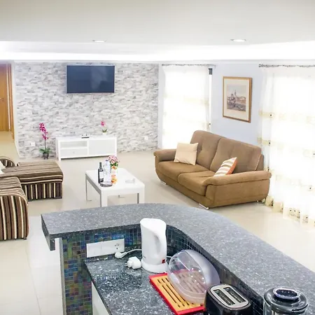 Barreiros House פונשל